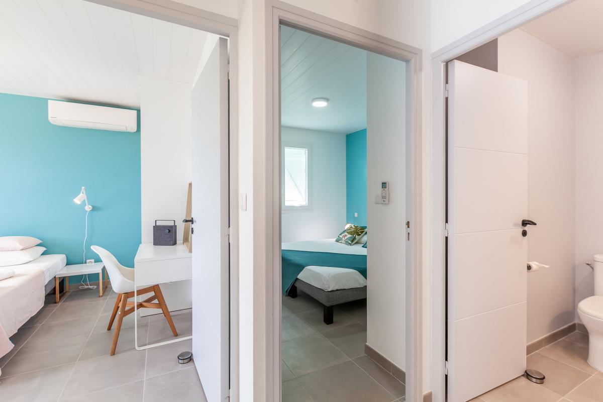 24 Location-villa-piscine-vue-mer-trois-ilets_chambres